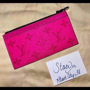 TAIGARAMA COIN CARD HOLDER IN FUCHSIA